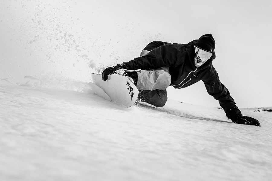 JONES SNOWBOARDS 今期注目のLone Wolf | Jones Snowboards 公式