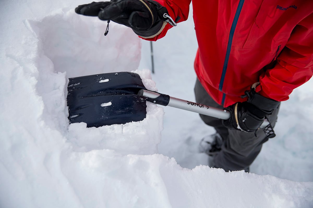ビーコンとゾンデ 三種の神器「一番こだわるべき道具は？」 | 雪崩と生きる