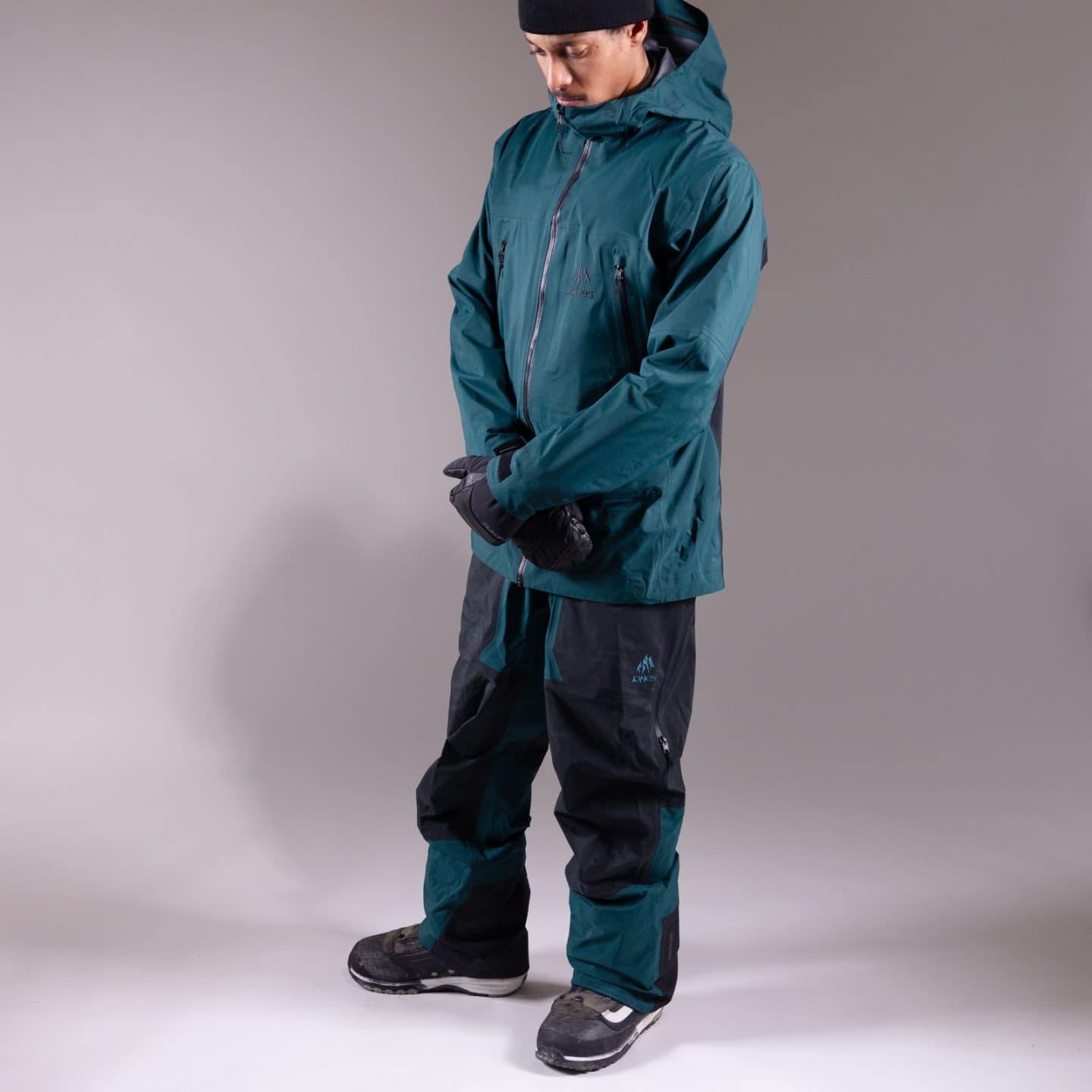 ファッションシーンで話題のこれから流行るブランド12選 Men's Jones | Jacket Recycled ePE GORE-TEX Shralpinist ジャケット・アウター