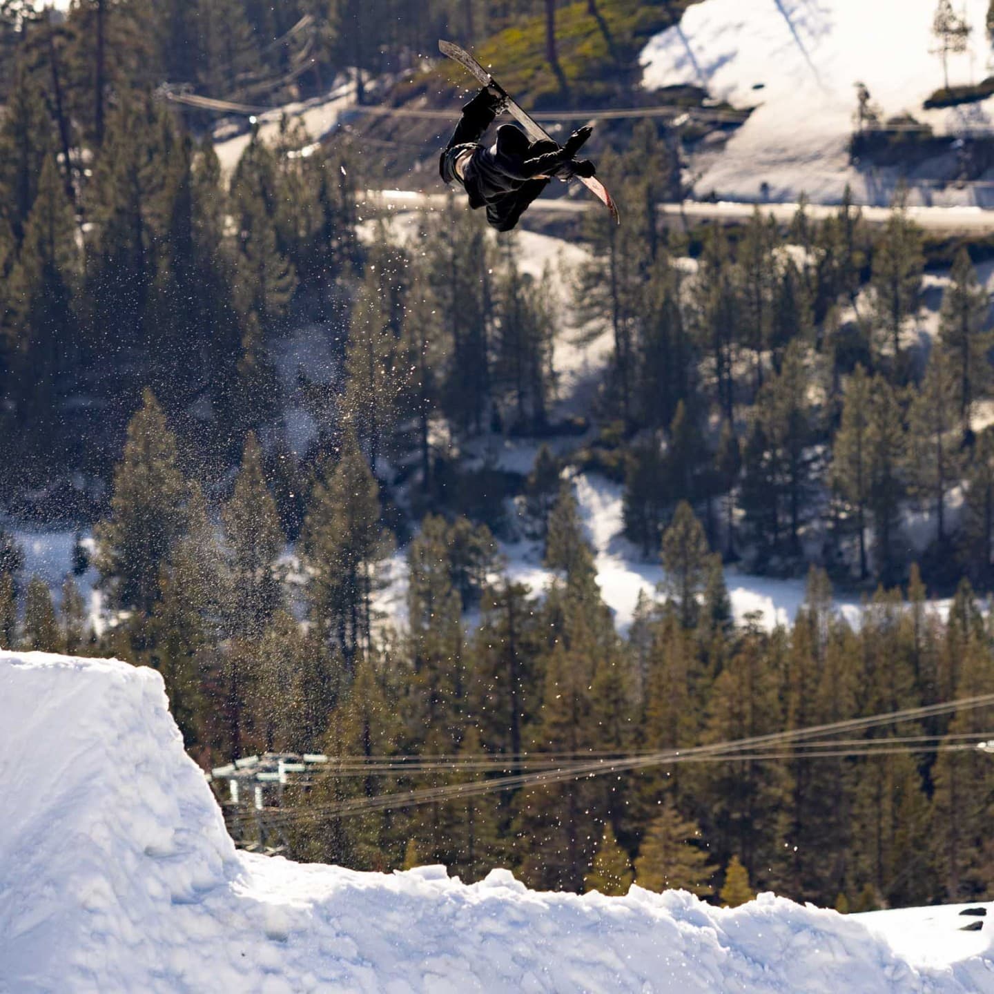 Men's Aviator 2.0 Snowboard | Jones Snowboards 公式